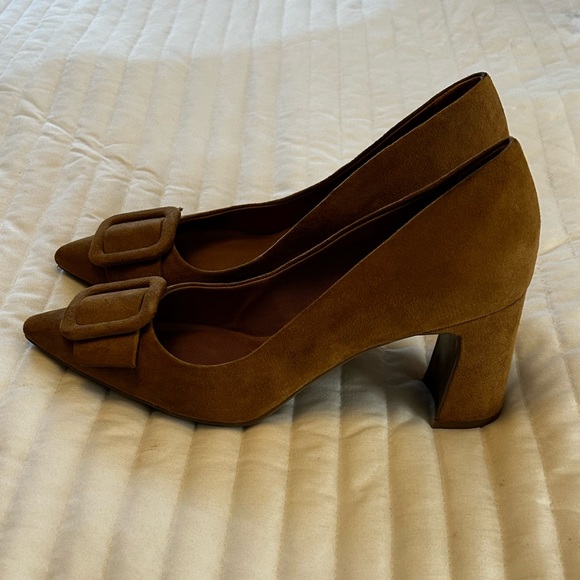 Anne Klein Tan Pumps - Picture 4 of 6